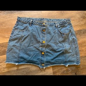Button Down Denim Skirt 🤩